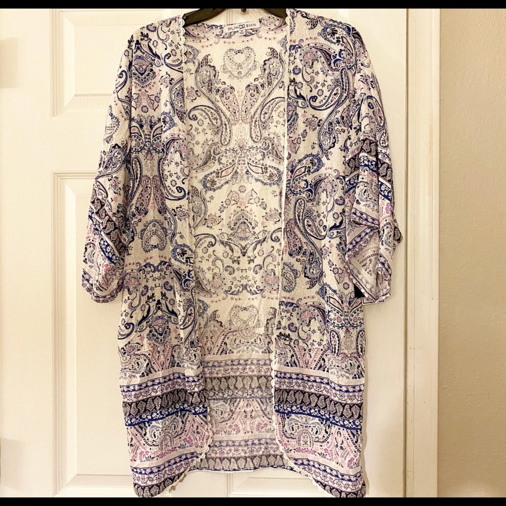 Lovely Kimono with paisley print
